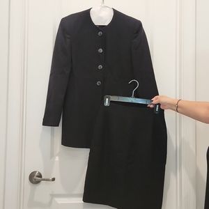 💜🌷HOST PICK🌷💜 Jones NY Skirt Suit - Size 6P